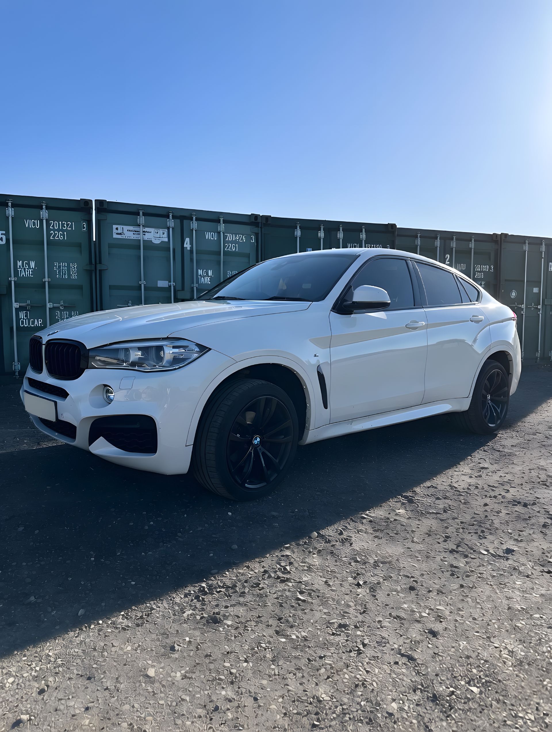 BMW X6 Alpine White luxury SUV available for hire in Berkshire